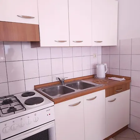 Konukevi Lorena In 3*