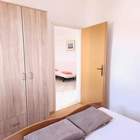 Konukevi Lorena In Pula