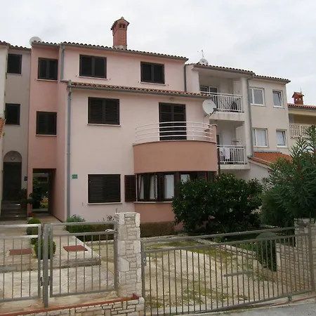 Lorena In Gasthof 3*