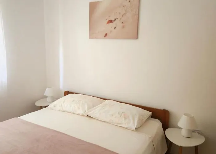 Lorena In Guest house