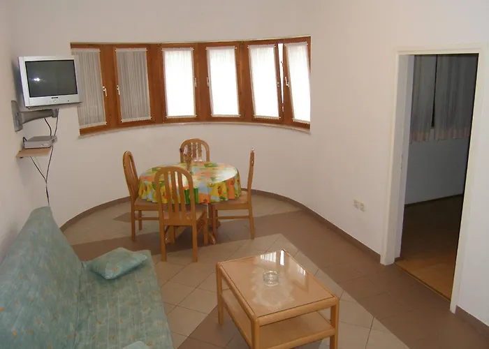 Lorena In Guest house 3*