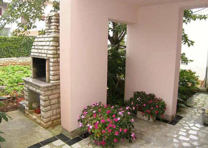 Lorena In Guest house