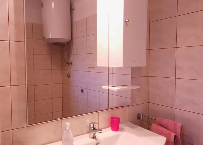 Lorena In Πανσιόν