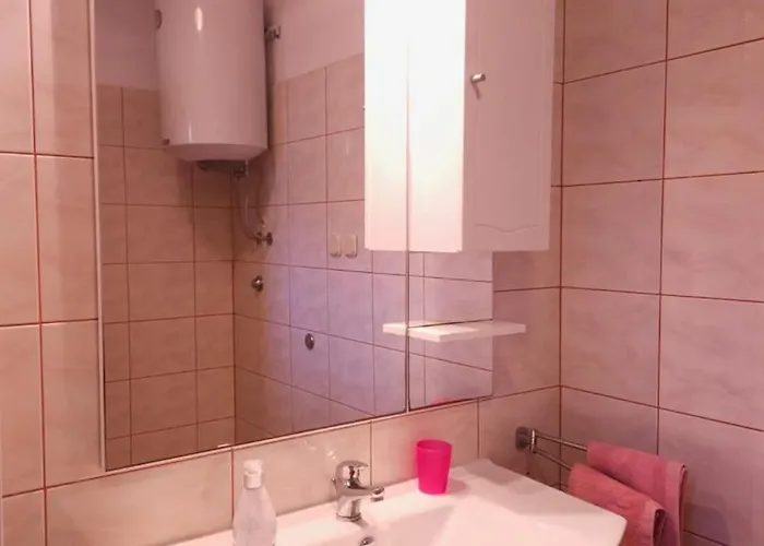 Lorena In Πούλα